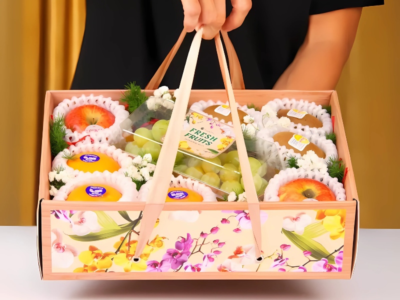 qua-tet-cong-nhan-hop-trai-cay