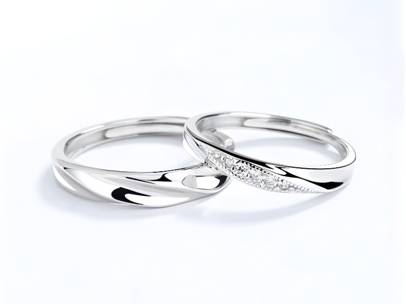 tang-qua-8-3-cho-ban-gai-nhan-cap-doi