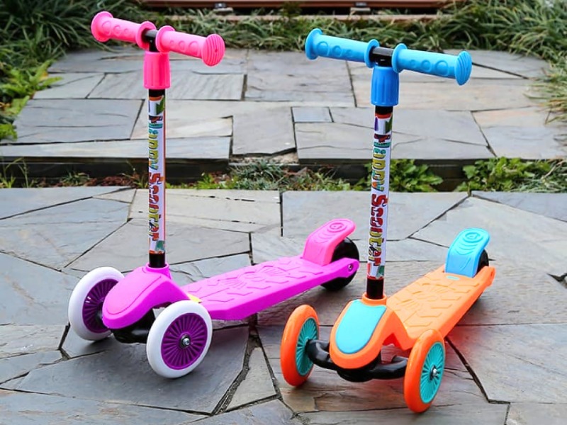 tang-qua-sinh-nhat-be-trai-xe-scooter