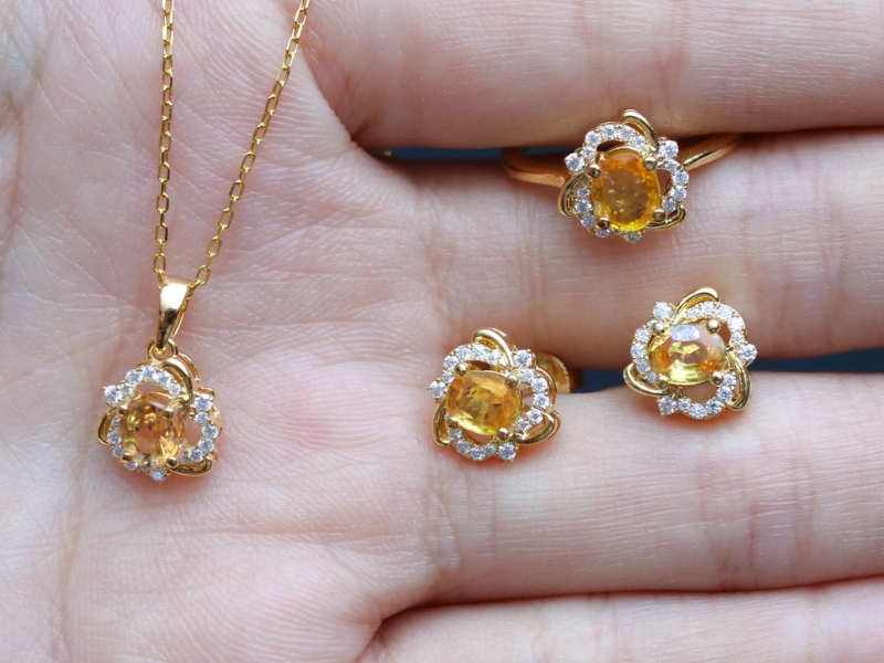 trang-suc-da-phong-thuy