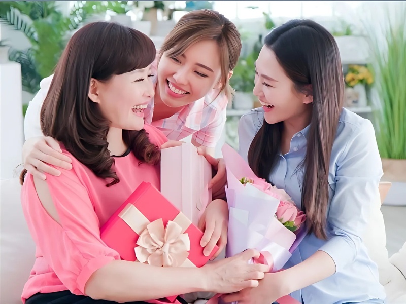 vi-sao-can-chon-qua-sinh-nhat-cho-me-40-tuoi